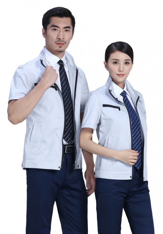 银灰+深裤 银灰+深裤
